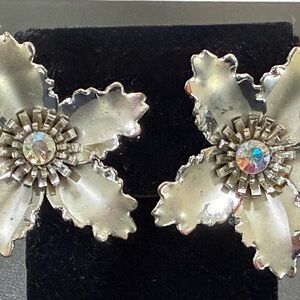 Vintage Dazzling Silver Floral Earrings